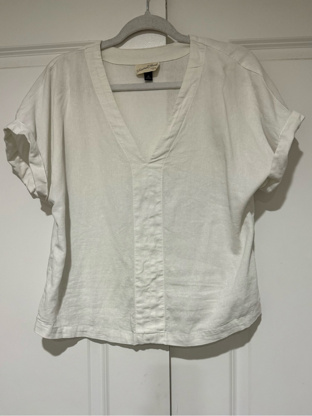 Universal Thread White V-Neck Linen Blend Short Sleeve Top
